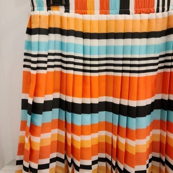 BCBGeneration Pleated Flare Skirt - Picture 2 of 3